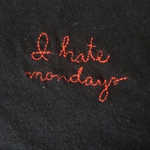 I hate Monday’s oversized Tee. Size Small